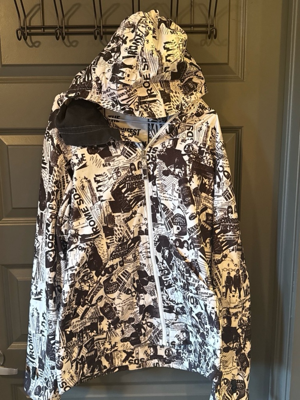 Vintage Rome SDS The Manifest Collection Newspaper Print Snowboard Jacket Mens M